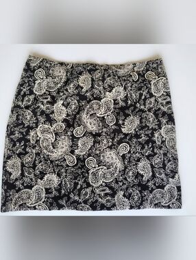 Lauren Ralph Lauren Black and Cream Paisley Skirt size 16‎